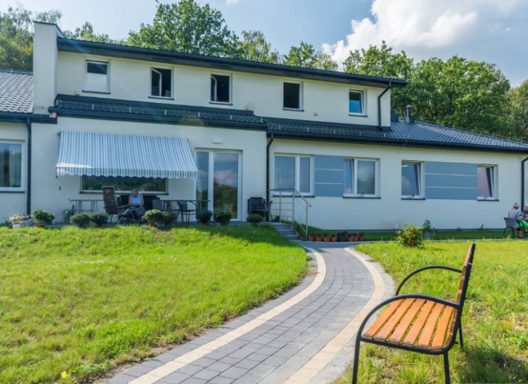 Dom Aktywnego Seniora Biały Bez