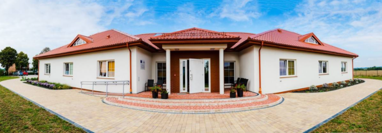 Dom Opieki Tęczowa Dolina